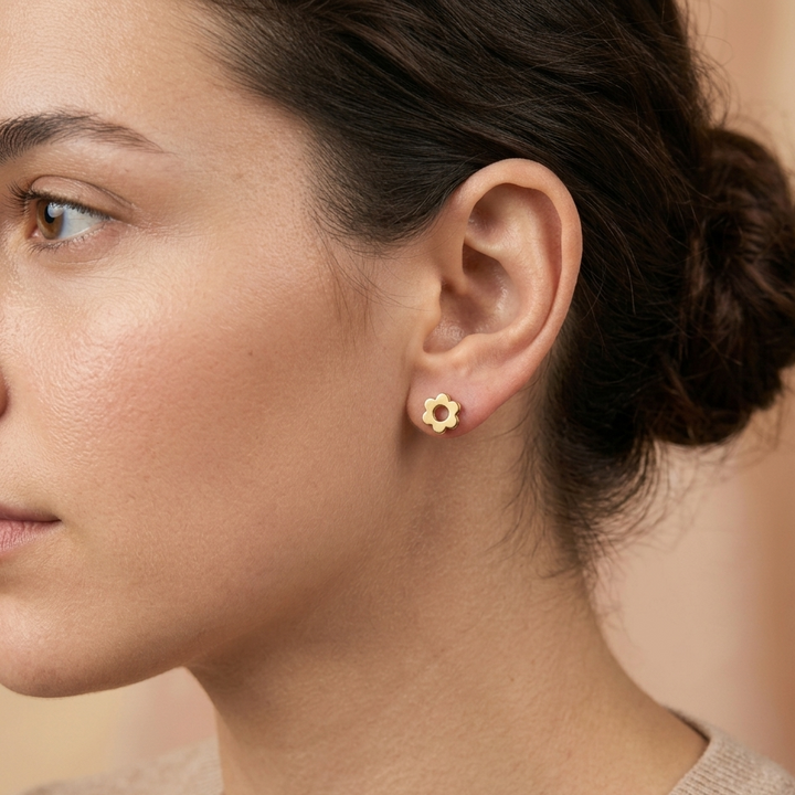 18K Gold Open Flower Stud Earrings