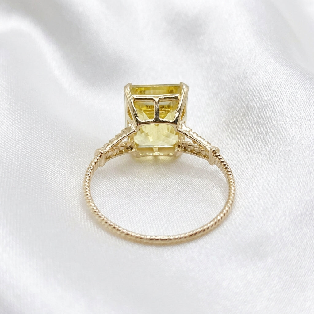 14k Gold & (est.)3.0+ Carat Cushion Cut Light Green Quartz Cocktail Ring