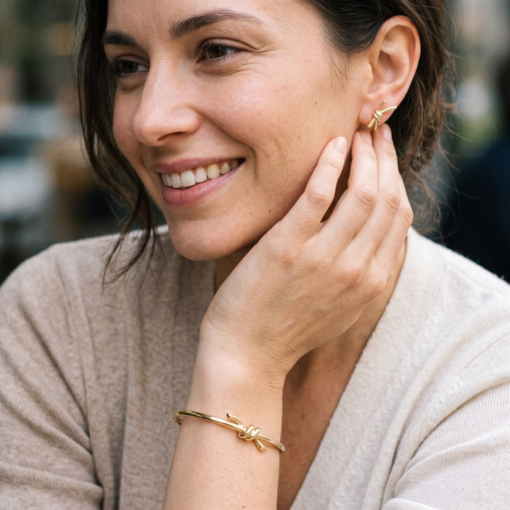 18K Gold Bracelet and Earrings Wire Knot Set