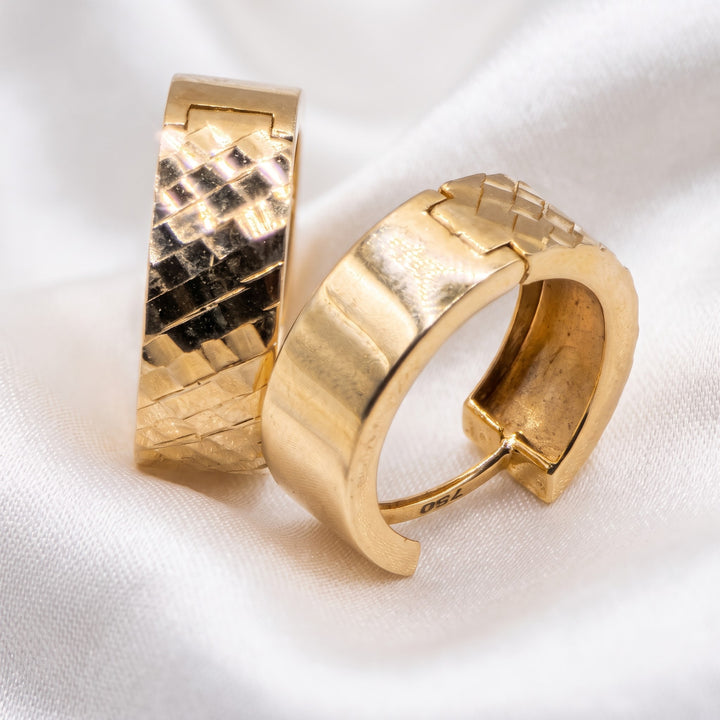 18K Gold Reversable Small Hoop-Huggy Earrings