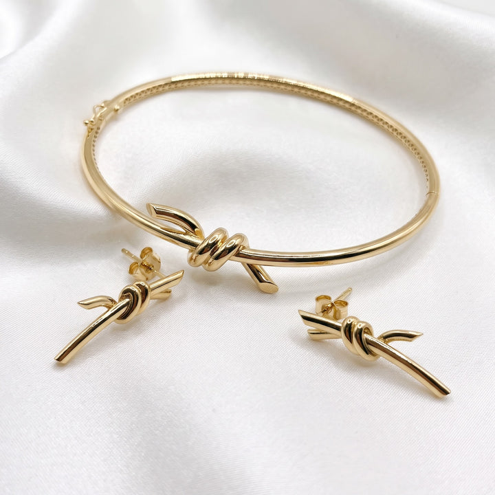 18K Gold Bracelet and Earrings Wire Knot Set
