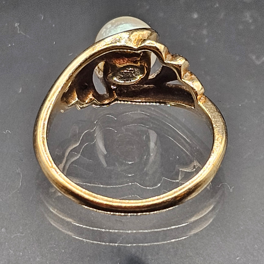 14k Gold, Pearl and Diamond Ring