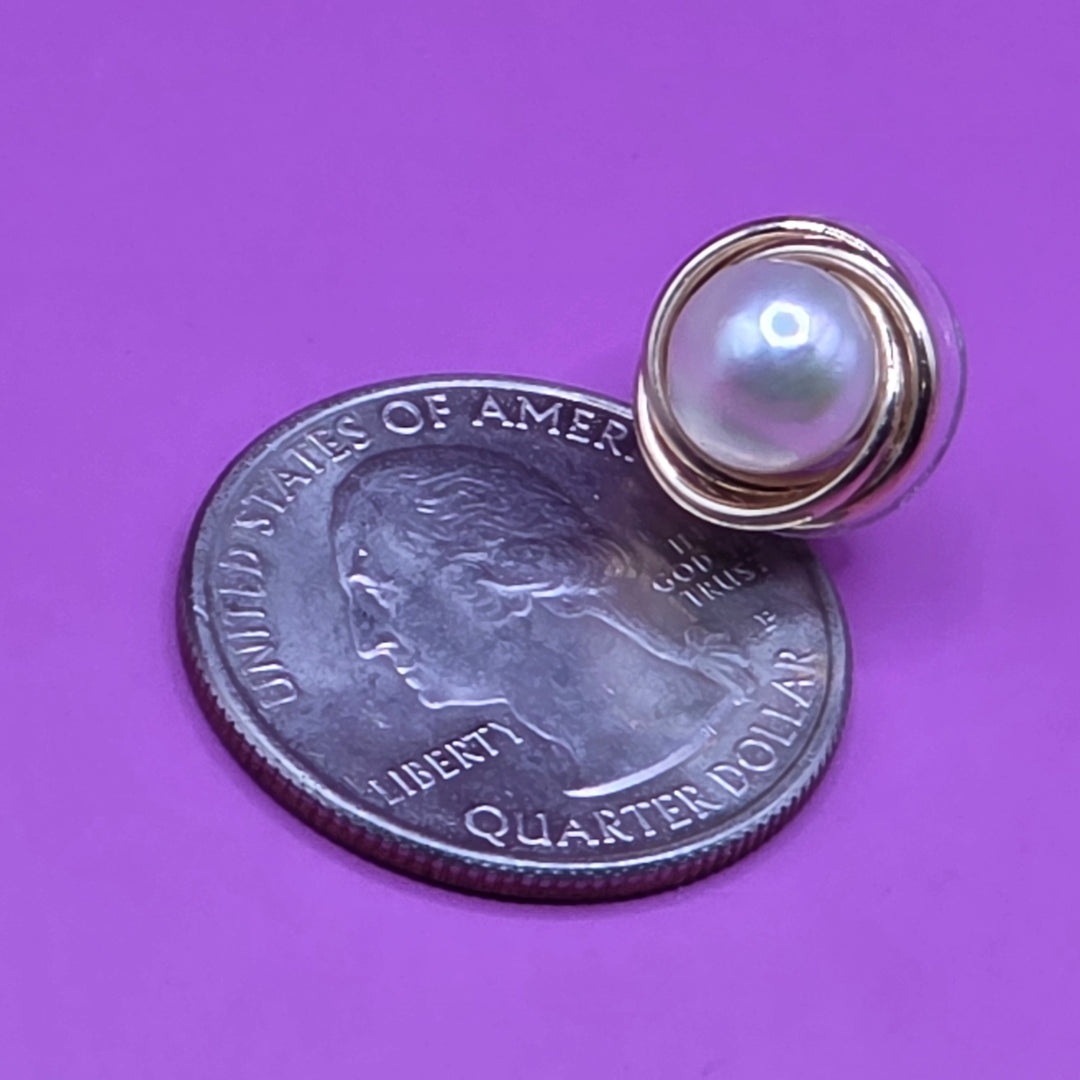 14K Gold & Pearl Stud Earrings