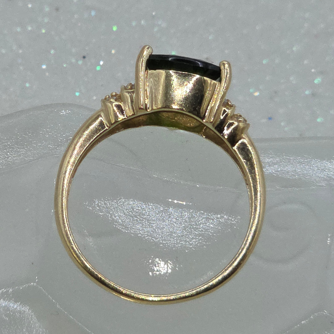 Gold, Diamond & Emerald Elegant Ring