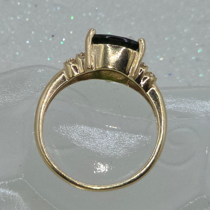 Gold, Diamond & Emerald Elegant Ring