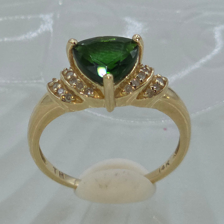 Gold, Diamond & Emerald Elegant Ring