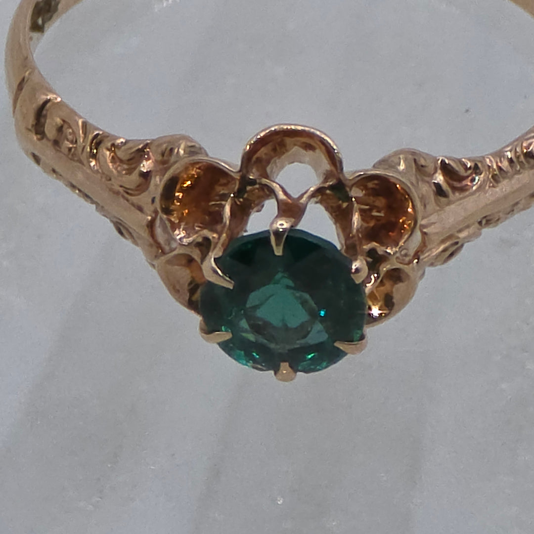 Gold & Emerald Elegant Ring