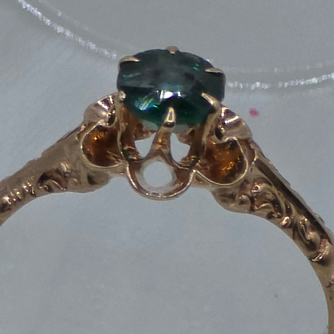 Gold & Emerald Elegant Ring