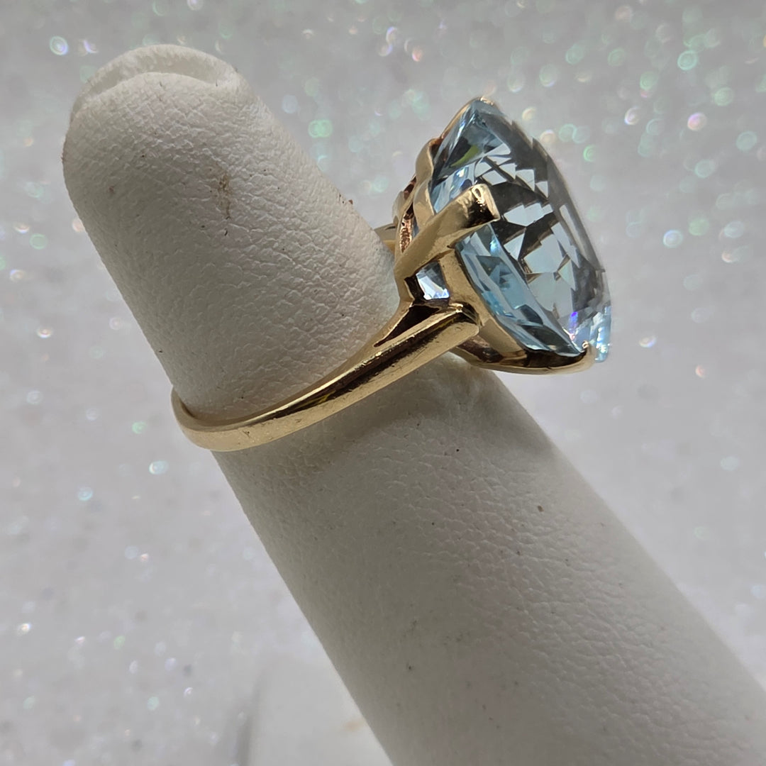 Gold and Natural Aquamarine Heart Ring