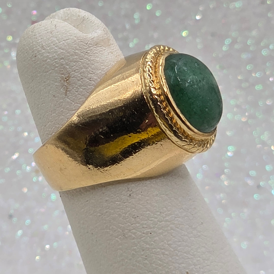 18K Gold & Green Cabochon Jade Cocktail Ring