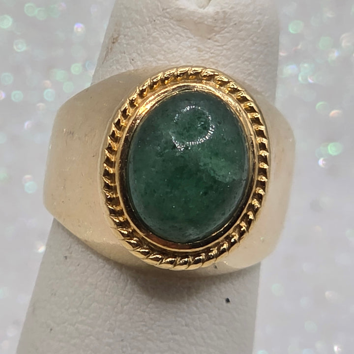 18K Gold & Green Cabochon Jade Cocktail Ring