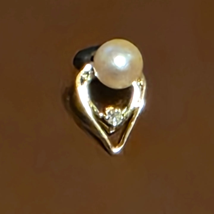 Gold, Pearl & Diamond Heart Stud Earrings