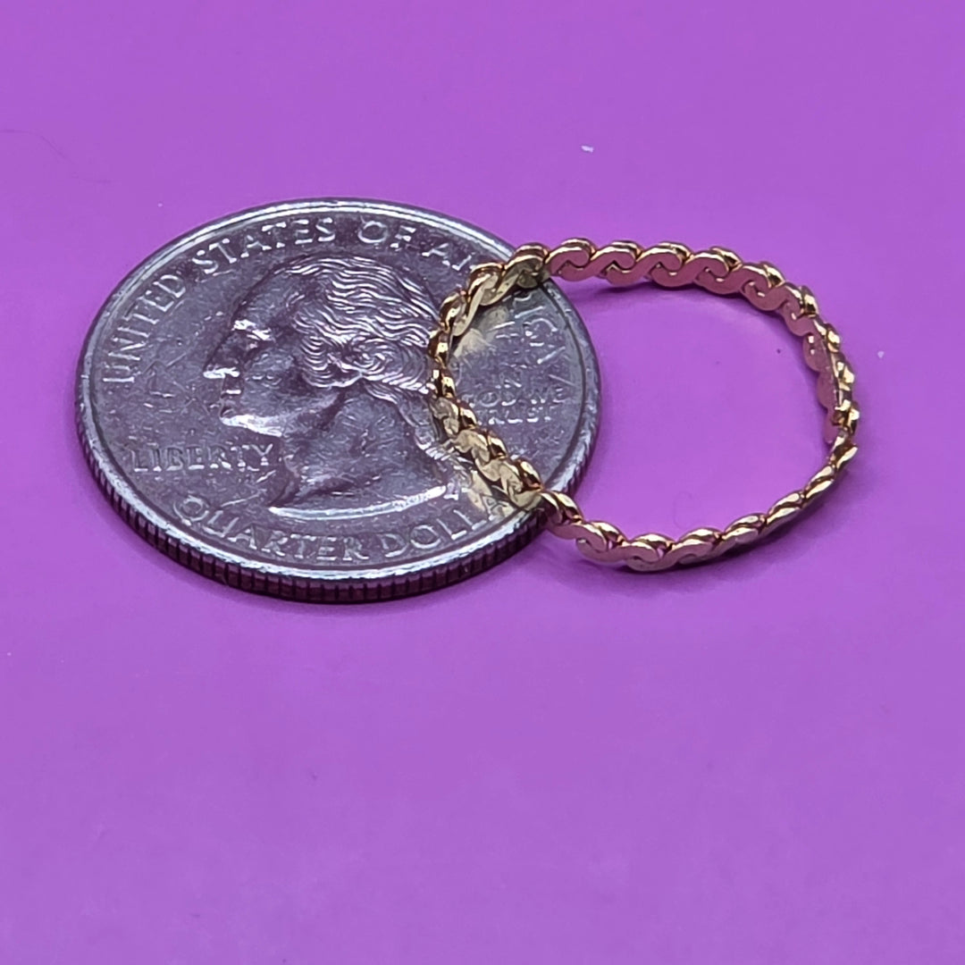 Elegant Gold "S" Link Band RIng