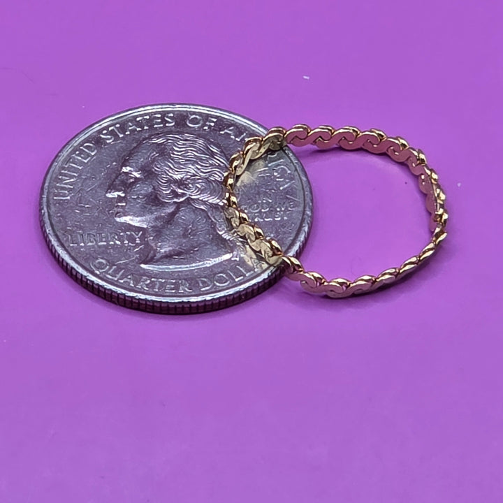 Elegant Gold "S" Link Band RIng