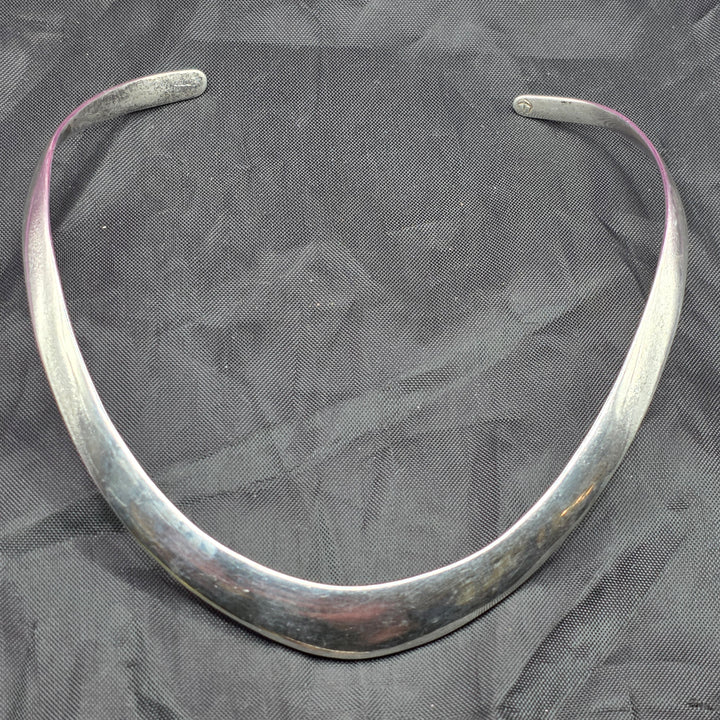 Classic Sterling Silver Modernist U Collar Necklace