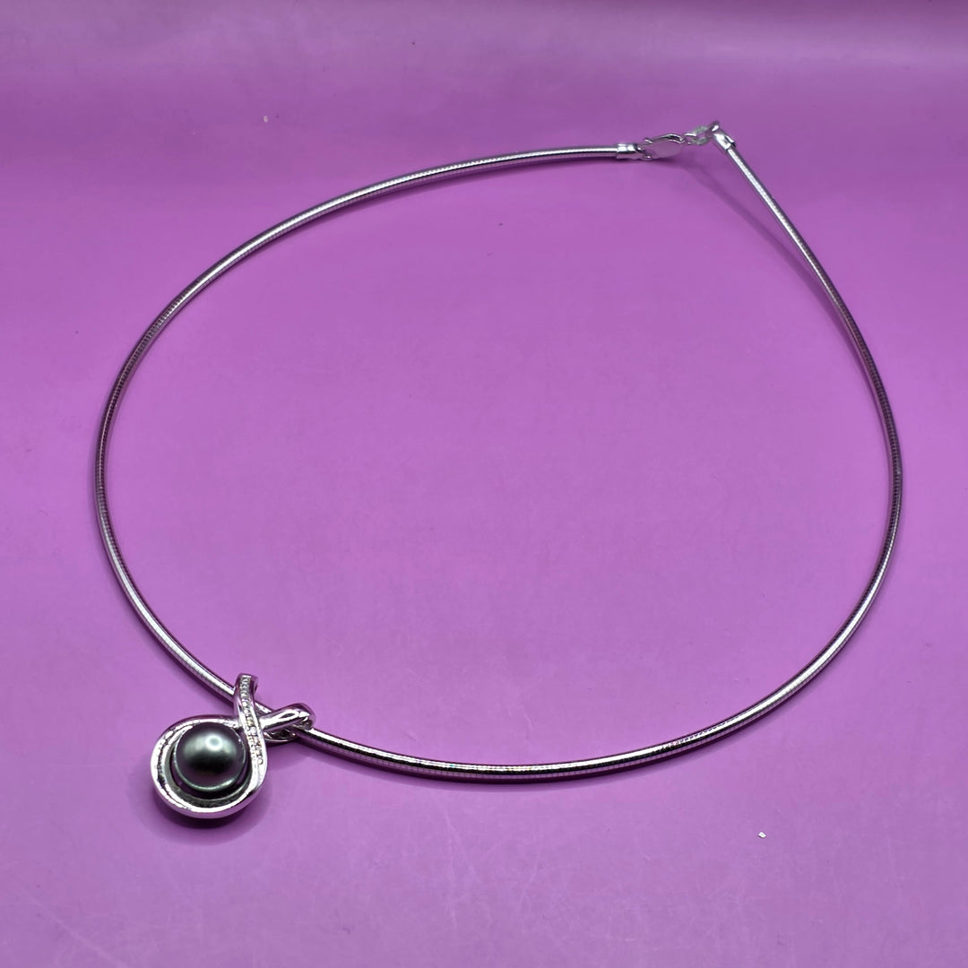 White Gold, Diamond & Gray Pearl Choker Necklace