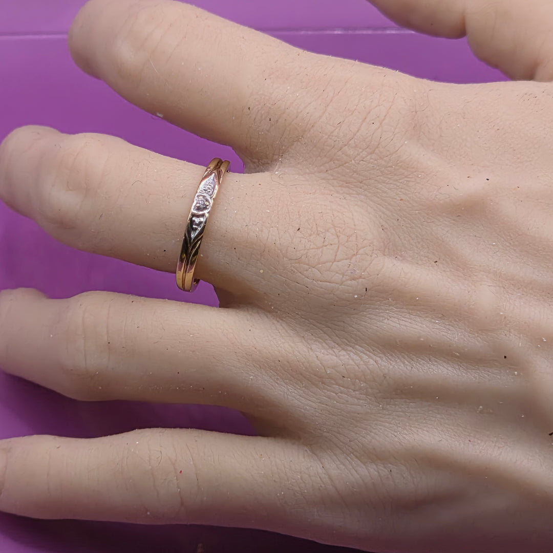 Elegant Gold and Illusion Set Diamond Band