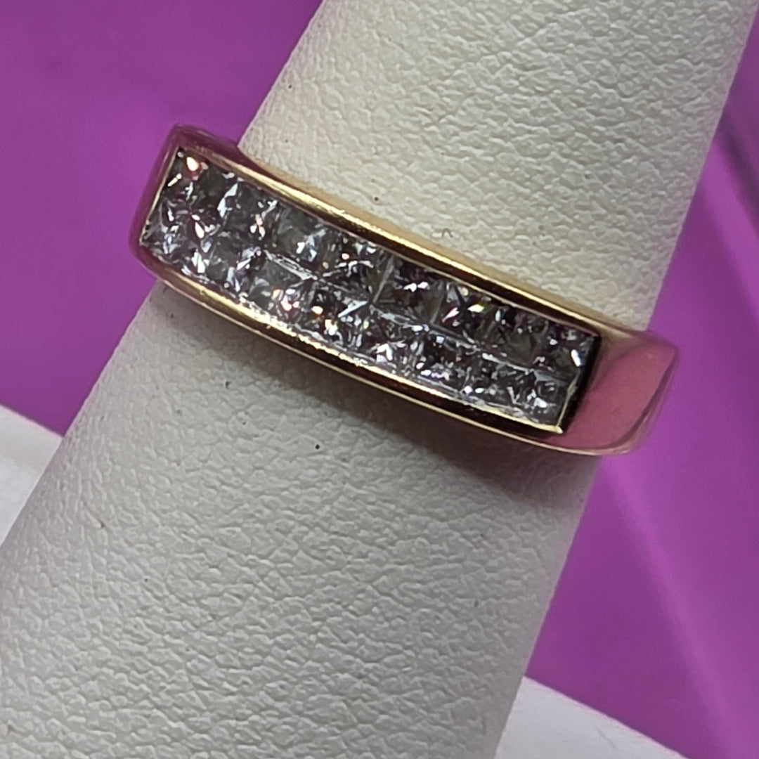 14K Gold & Pave Diamond Elegant Ring