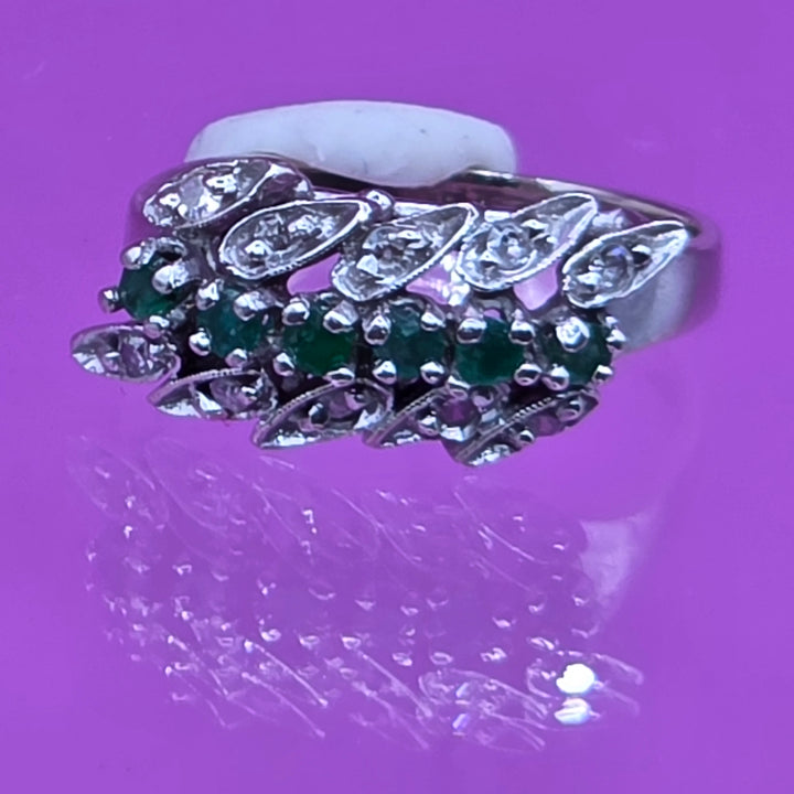 14K Gold, Diamond & Emerald Elegant Cluster Ring