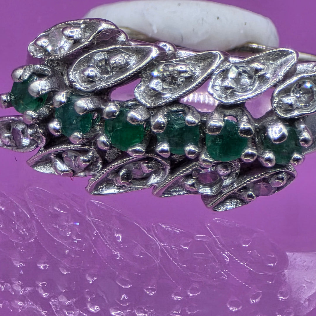 14K Gold, Diamond & Emerald Elegant Cluster Ring