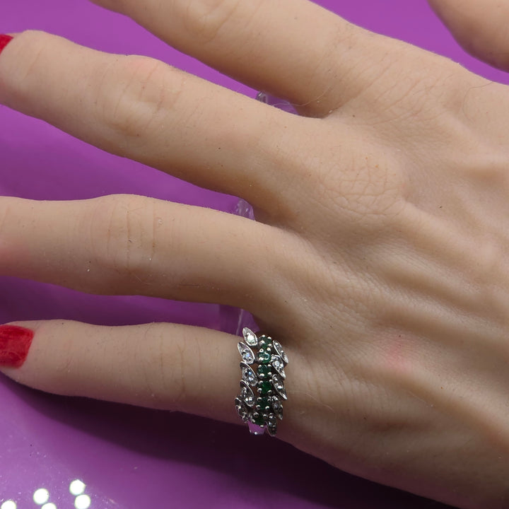 14K Gold, Diamond & Emerald Elegant Cluster Ring