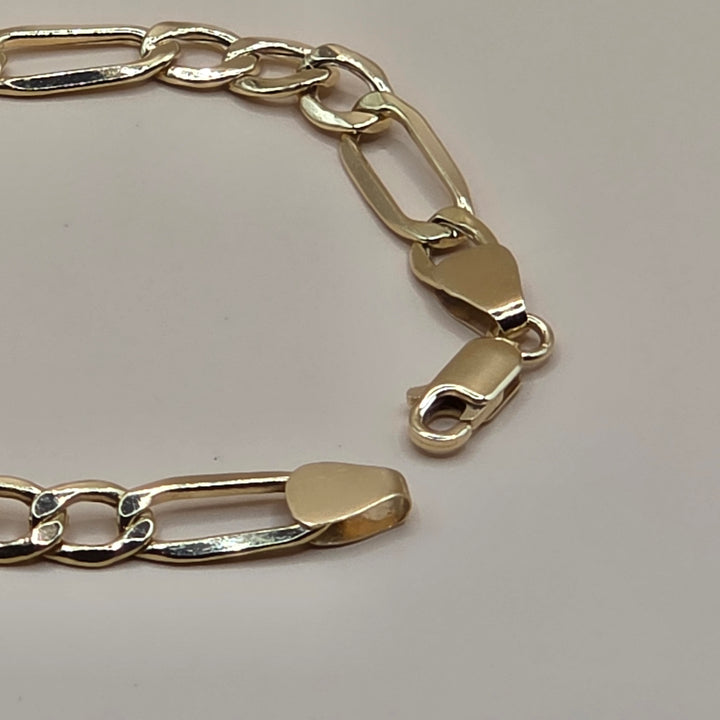 18K Gold Traditional Figaro Link Bracelet