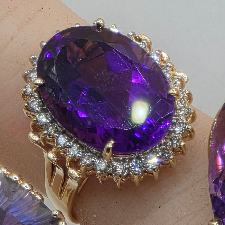 14k Gold & (est.)5 Carat Oval Amethyst & Diamond Halo Party Ring