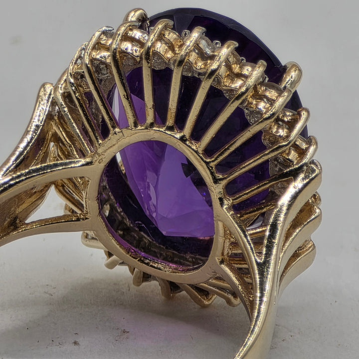 14k Gold & (est.)5 Carat Oval Amethyst & Diamond Halo Party Ring