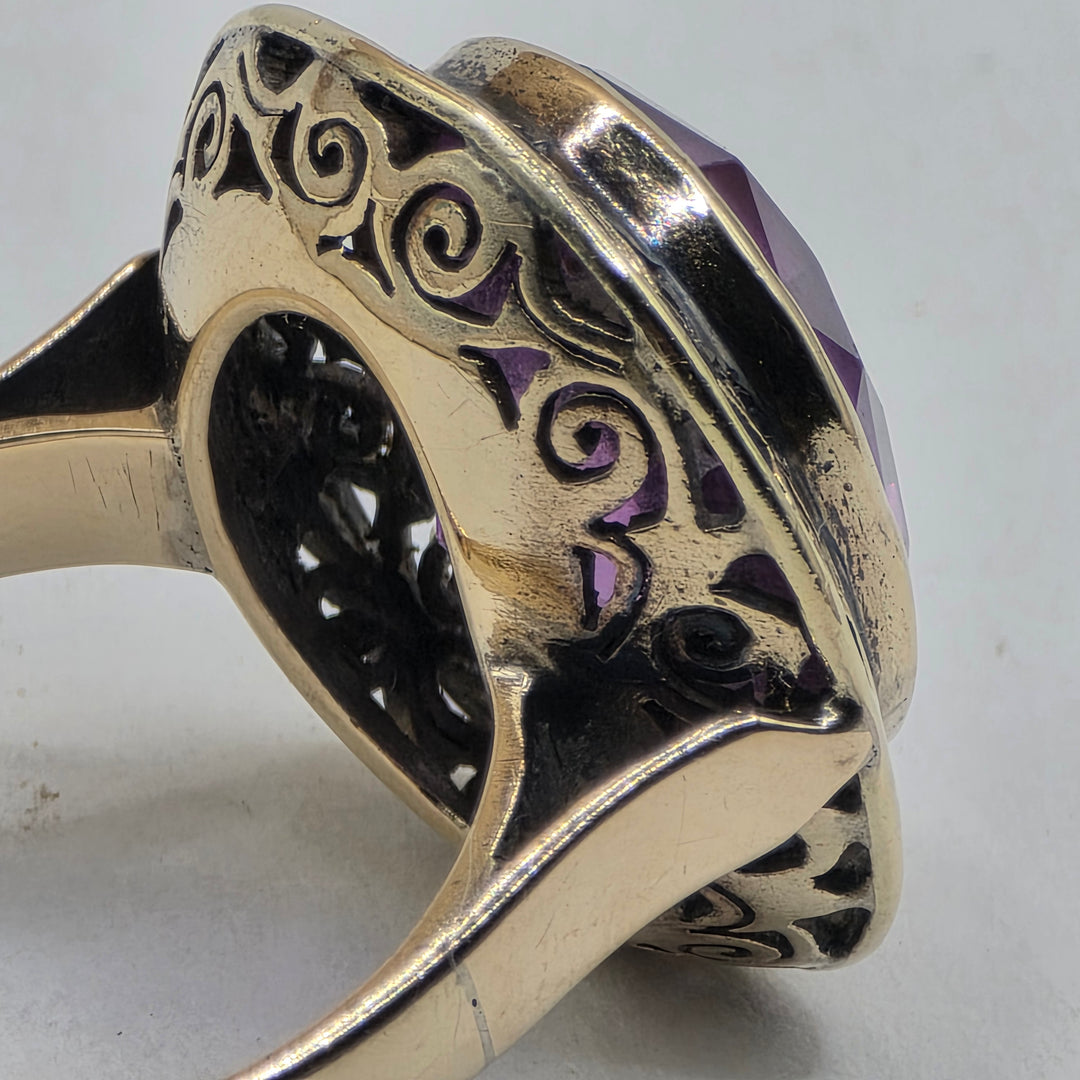 14k Gold & (est.)5 Carat Oval Amethyst Cocktail Ring