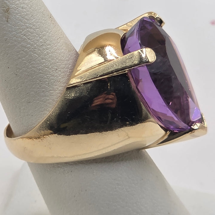 14k Gold & (est.)7 Carat Pear Shaped Amethyst Statement Ring