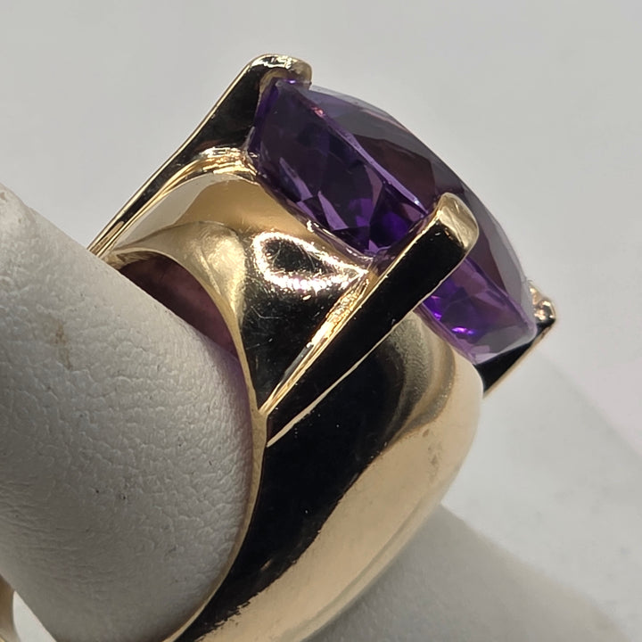 14k Gold & (est.)7 Carat Pear Shaped Amethyst Statement Ring