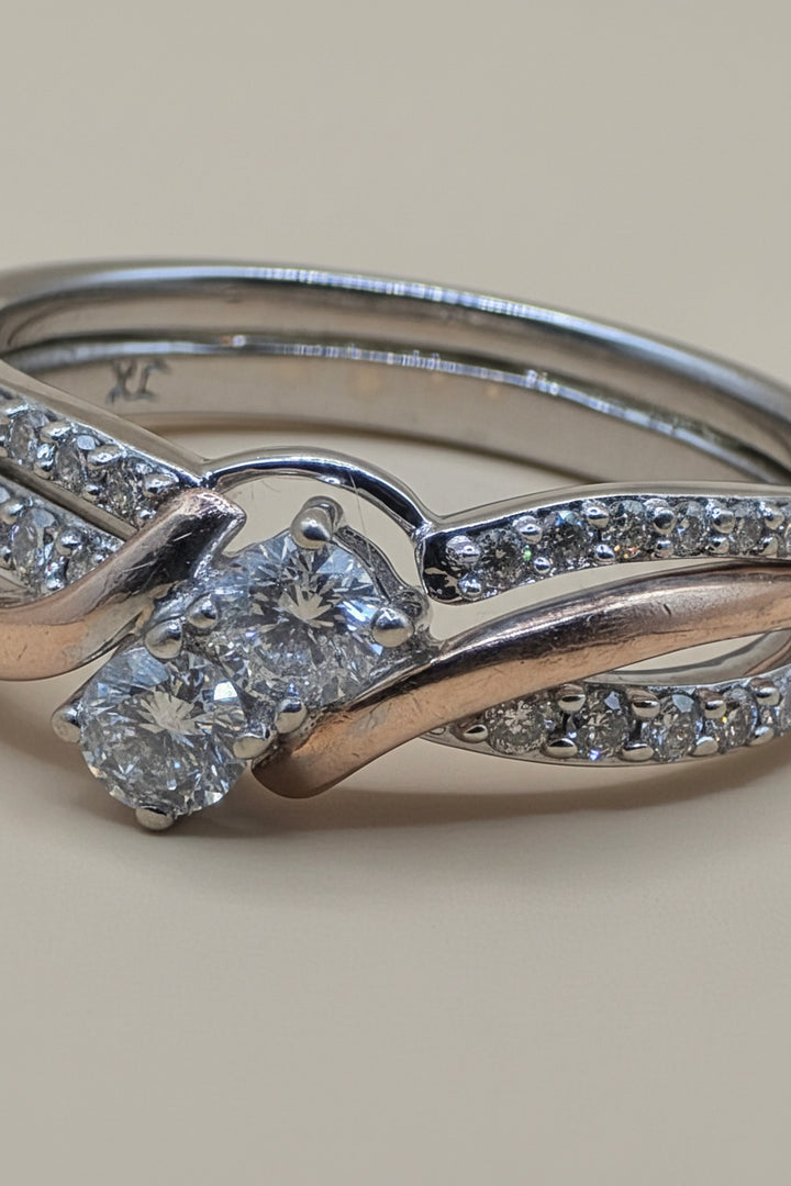 14K Gold & Pave Diamond Wavy Ribbon Elegant Ring