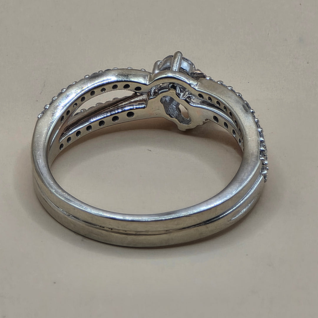 14K Gold & Pave Diamond Wavy Ribbon Elegant Ring
