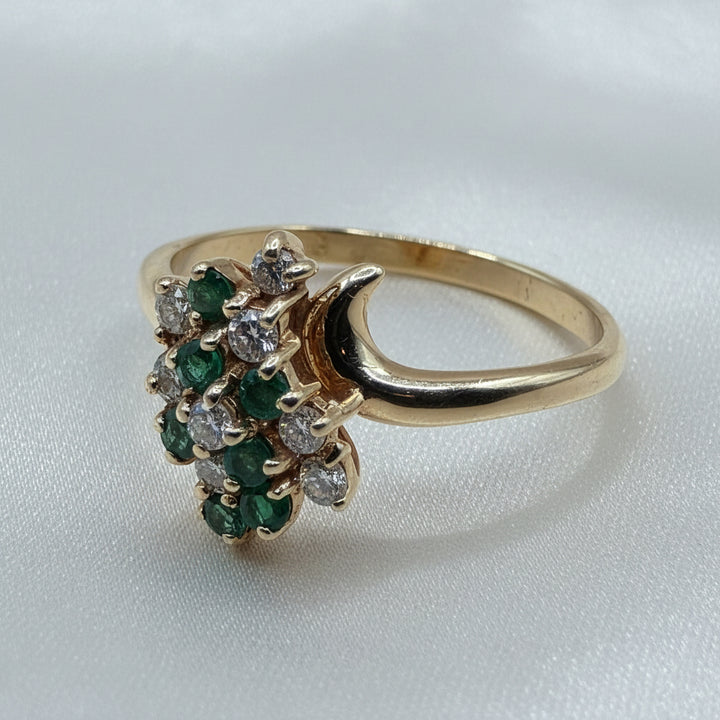 14K Gold, Emerald & Diamond Elegant Cluster Ring