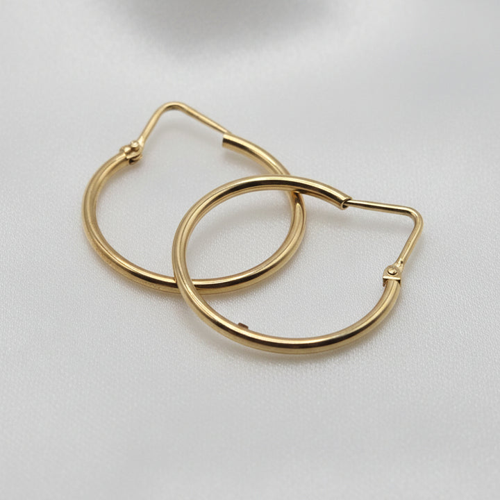 18K Gold Traditional Medium Hoop Earrings