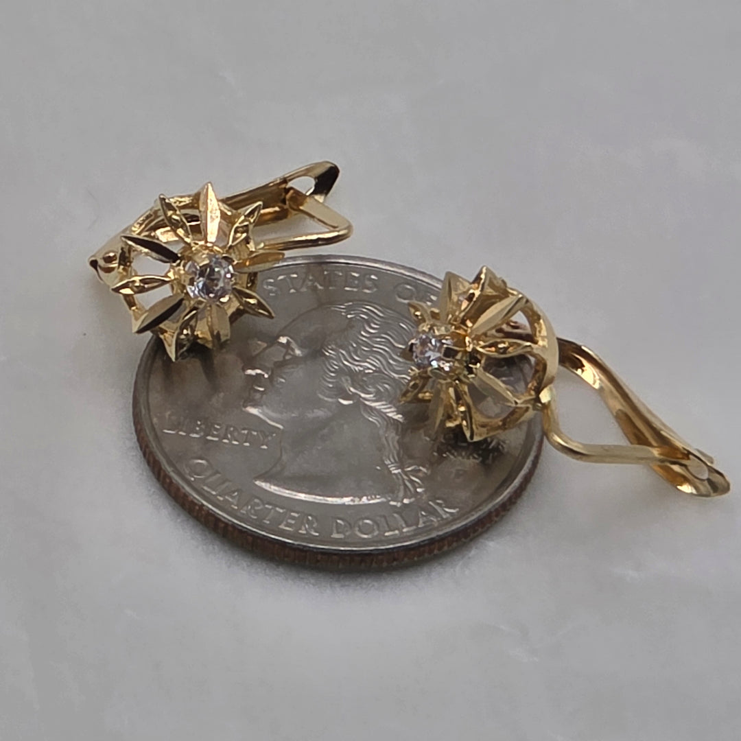 18k Gold & Diamond Radiant Flower Dangle Earrings