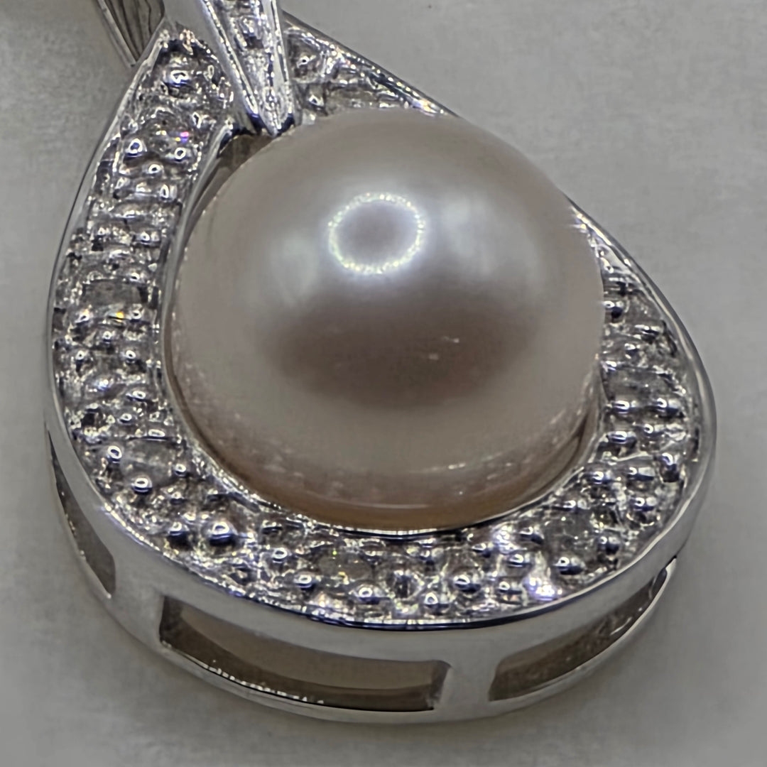 Elegant 14K Gold, Pearl & Diamond Teardrop Pendant Necklace