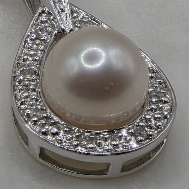 Elegant 14K Gold, Pearl & Diamond Teardrop Pendant Necklace