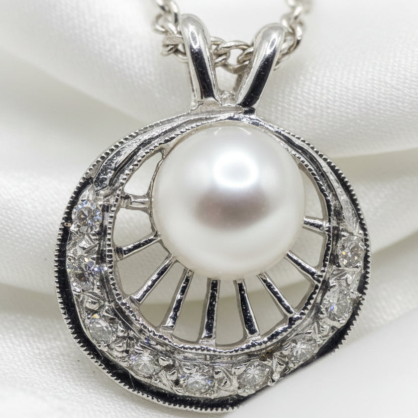 Elegant 14K Gold, Pearl & Diamond Round Radiant Pendant Necklace