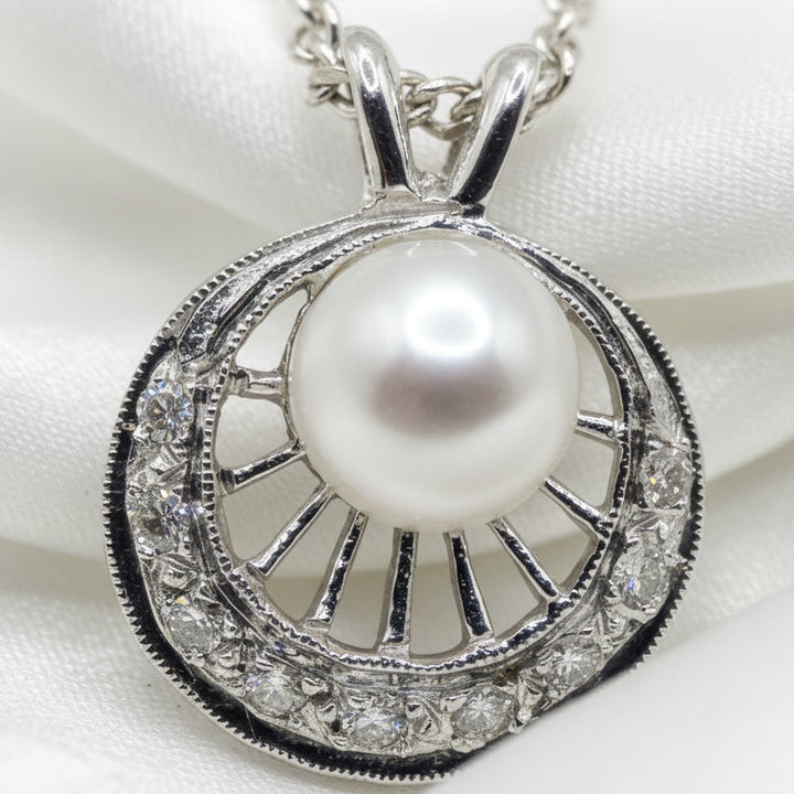 Elegant 14K Gold, Pearl & Diamond Round Radiant Pendant Necklace