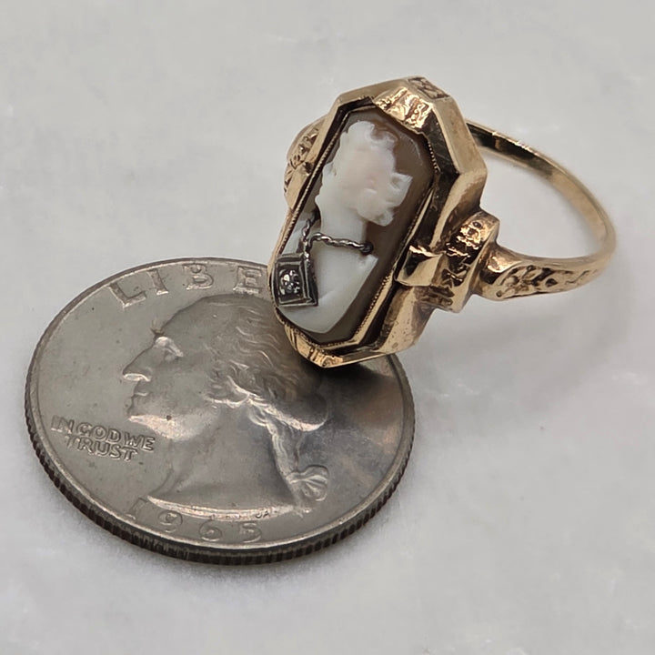 14K Gold Carved Conch Cameo & Black Onyx Flip Ring