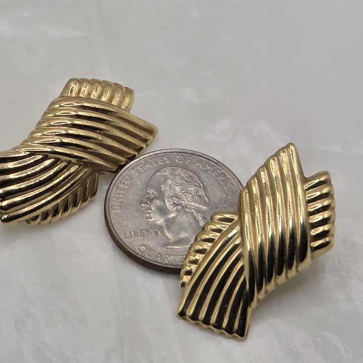 14K Gold Broad Ribbon Stud Earrings