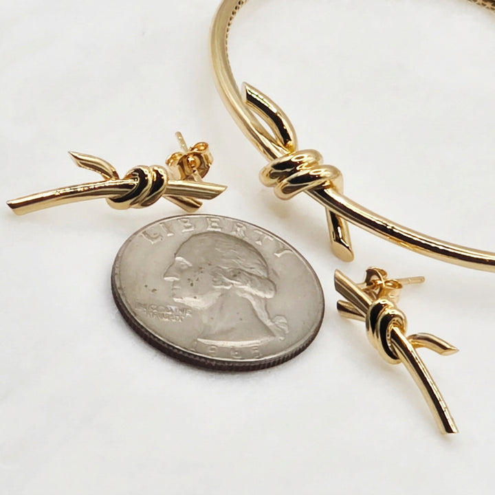 18K Gold Bracelet and Earrings Wire Knot Set