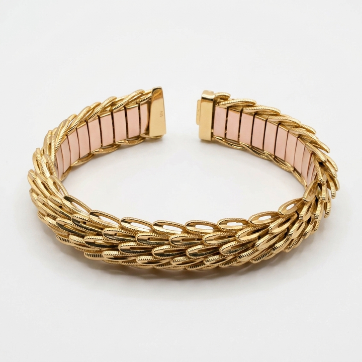 Vintage 1970s 18K Gold Articulated Chevron Bracelet - Estate Jewelry Priced Right