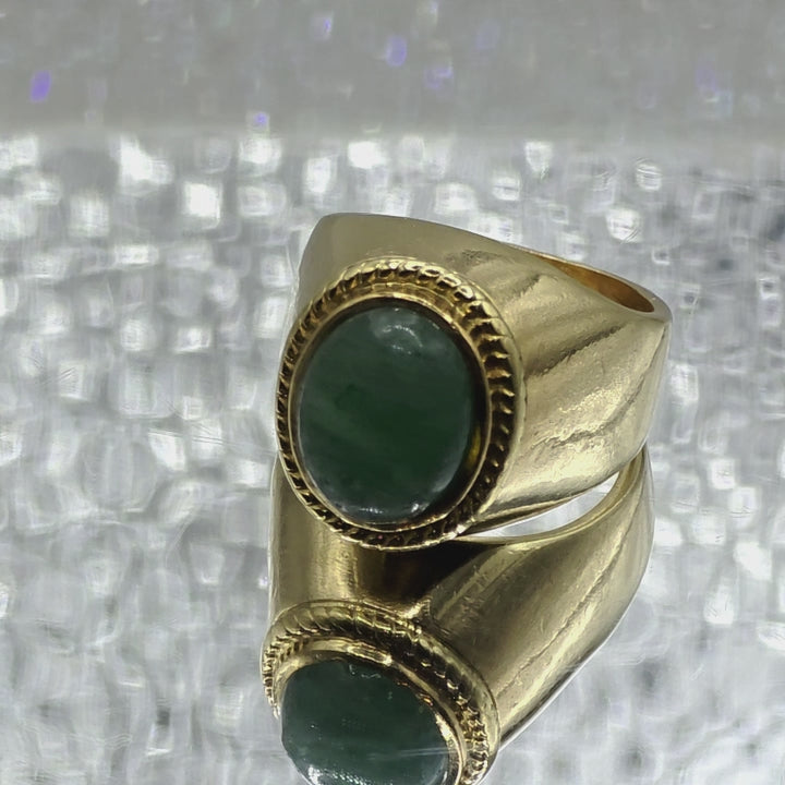18K Gold & Green Cabochon Jade Cocktail Ring